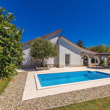 Holiday House Kai With Private Pool Pinezići Extérieur photo