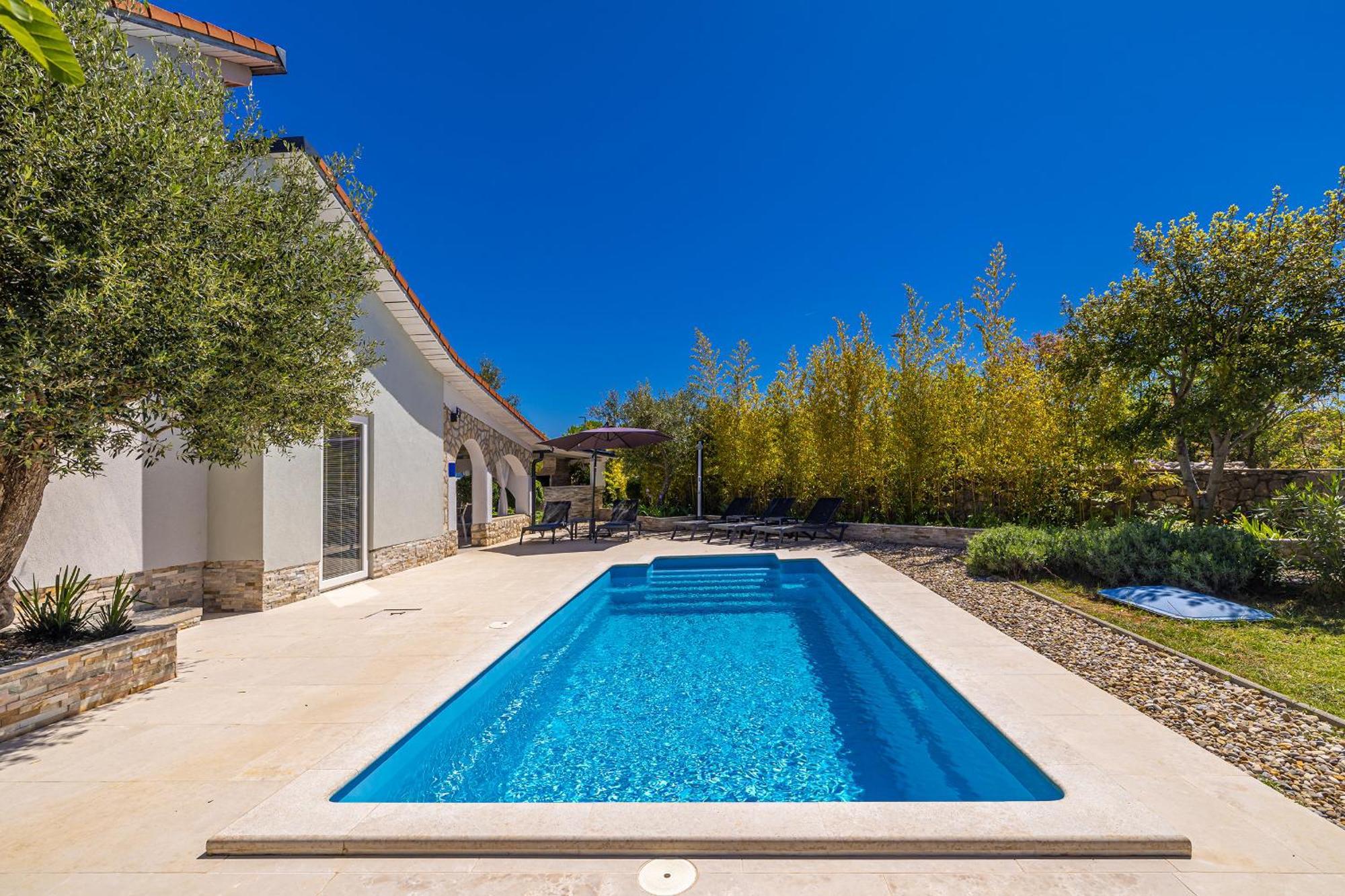 Holiday House Kai With Private Pool Pinezići Extérieur photo