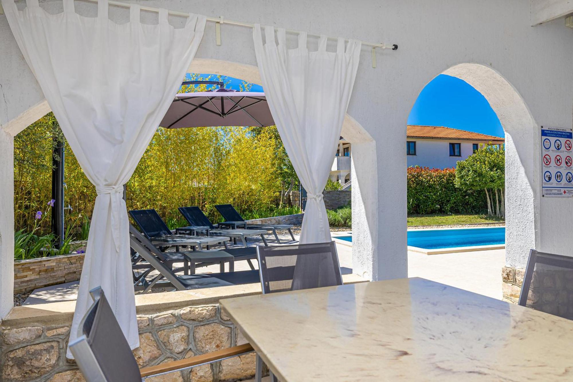 Holiday House Kai With Private Pool Pinezići Extérieur photo