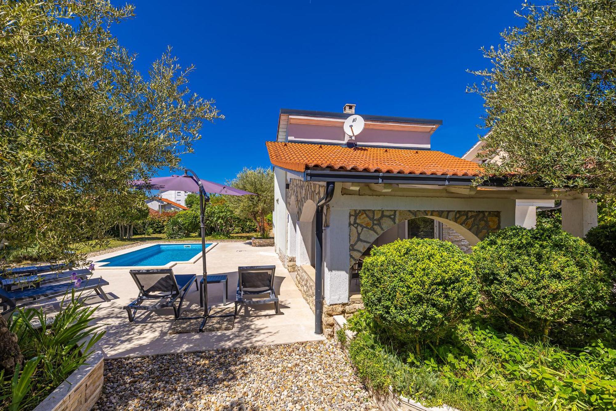 Holiday House Kai With Private Pool Pinezići Extérieur photo