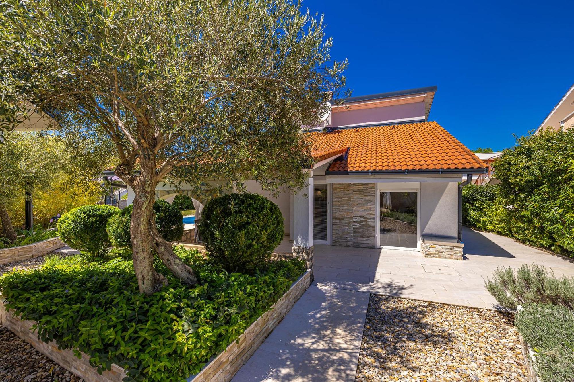 Holiday House Kai With Private Pool Pinezići Extérieur photo